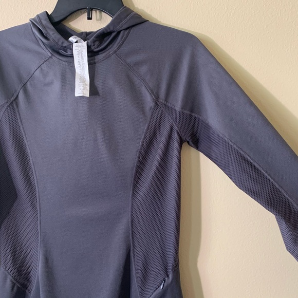 Fabletics Long sleeve pullover top - Picture 9 of 10